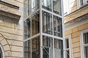 Aufzug_Anbaualtbau